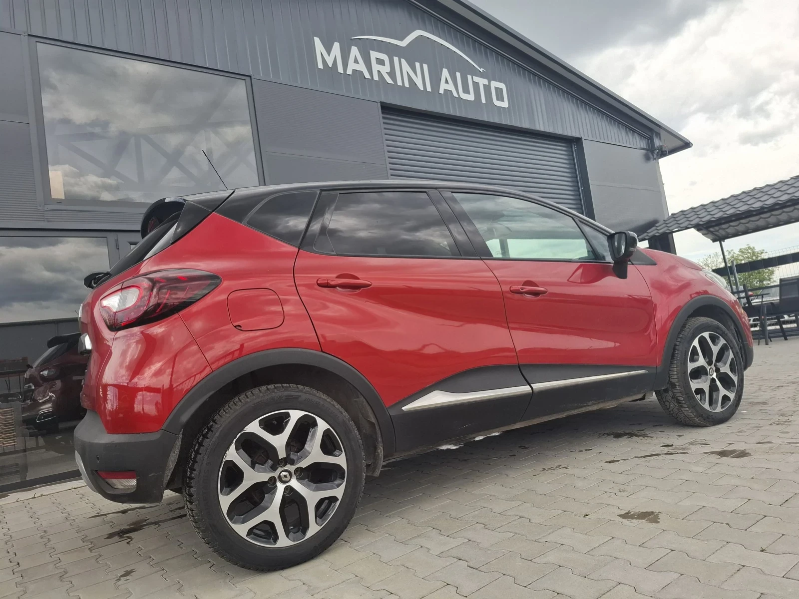 Renault Captur 0.9 Facelift , снимка 7 - Автомобили и джипове - 54427601