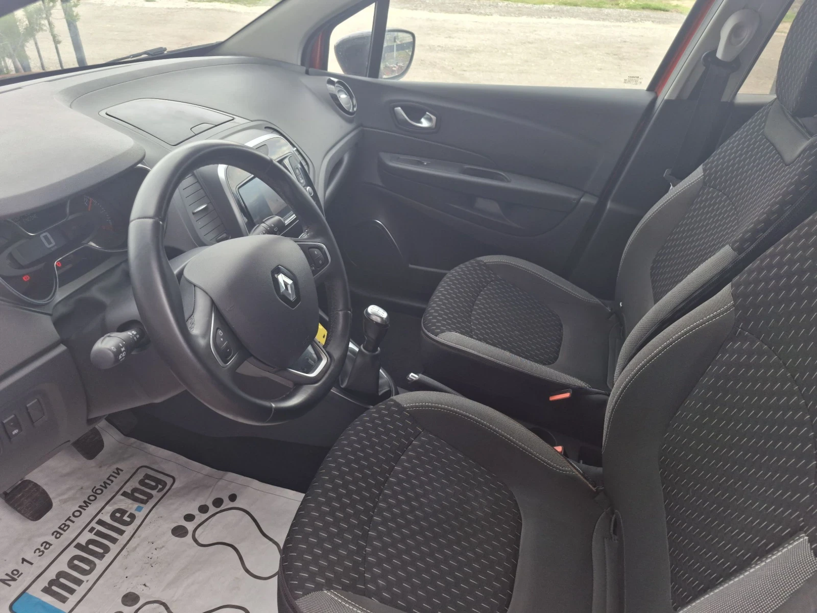 Renault Captur 0.9 Facelift , снимка 15 - Автомобили и джипове - 54427601