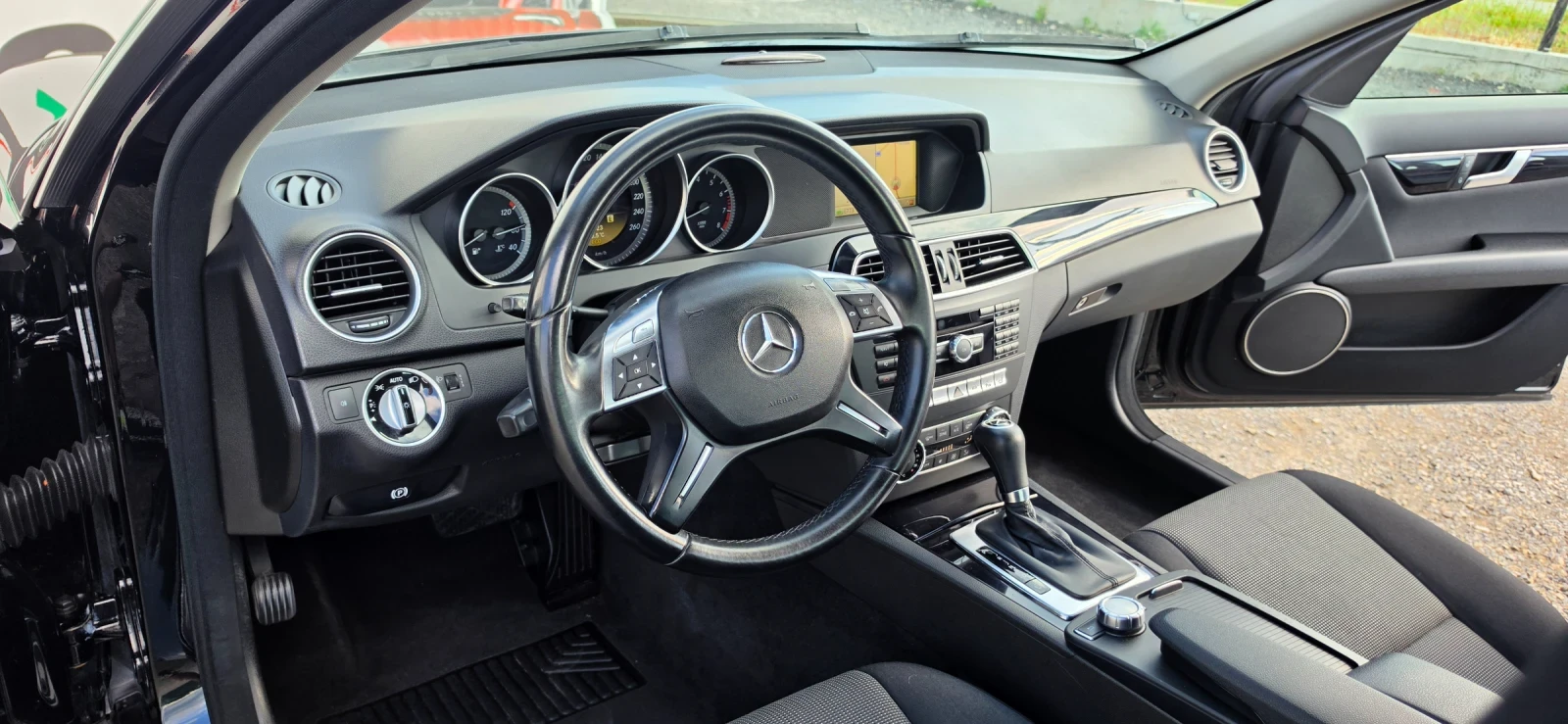 Mercedes-Benz C 180 1.8i 156ks, снимка 11 - Автомобили и джипове - 54692964