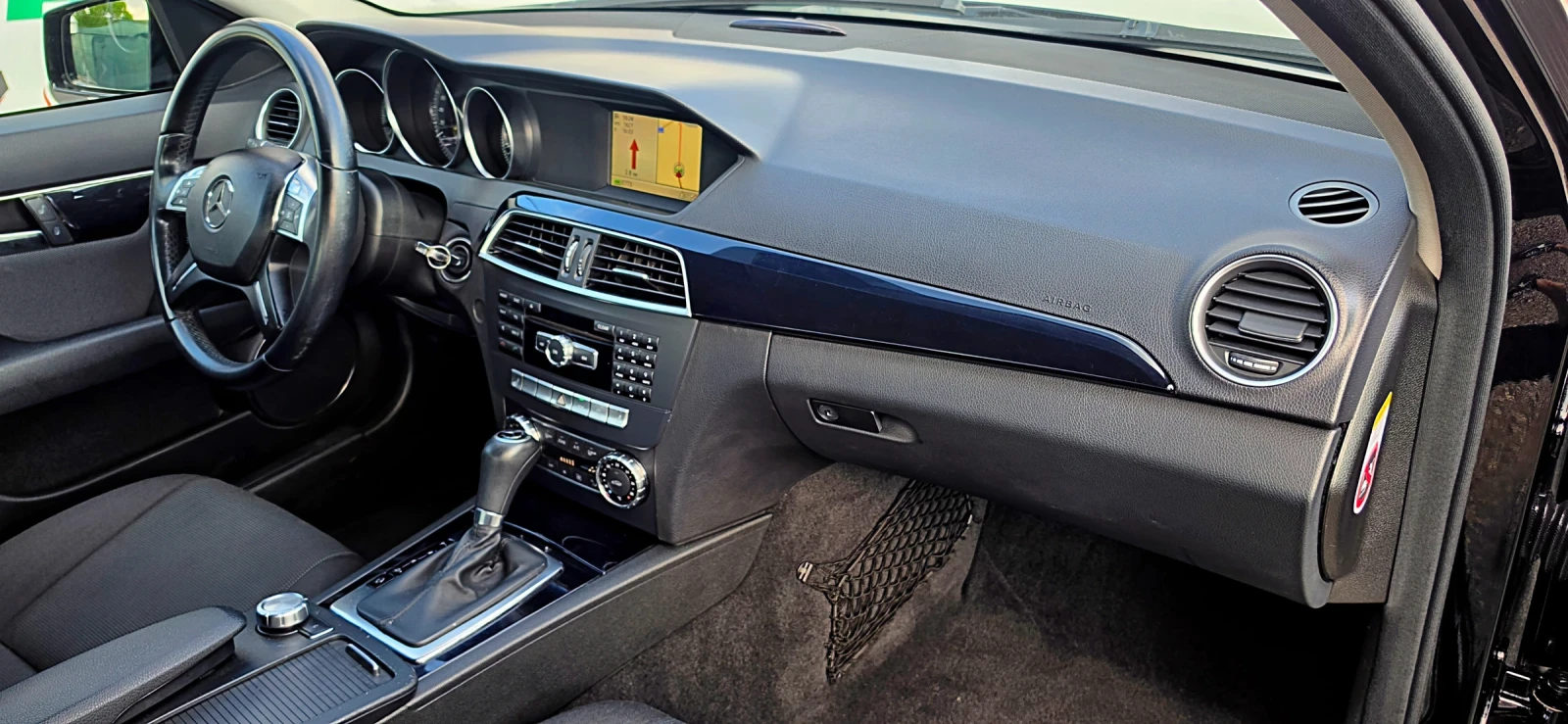 Mercedes-Benz C 180 1.8i 156ks, снимка 7 - Автомобили и джипове - 54692964