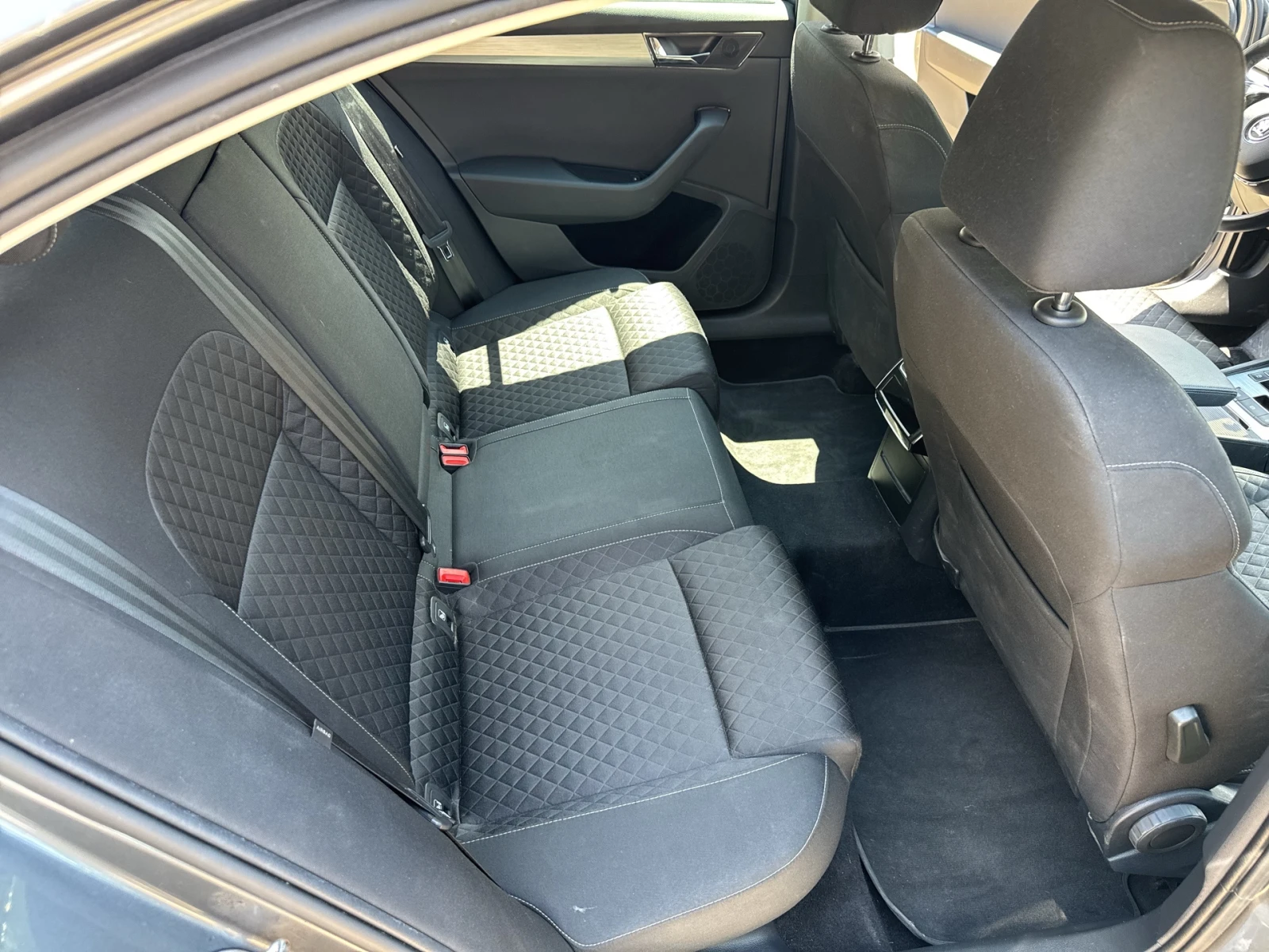 Skoda Superb 2.0 TDI / 147 kW / 200 �.�., 7DSG, 4x4 | Mobile.bg � ����������� 11