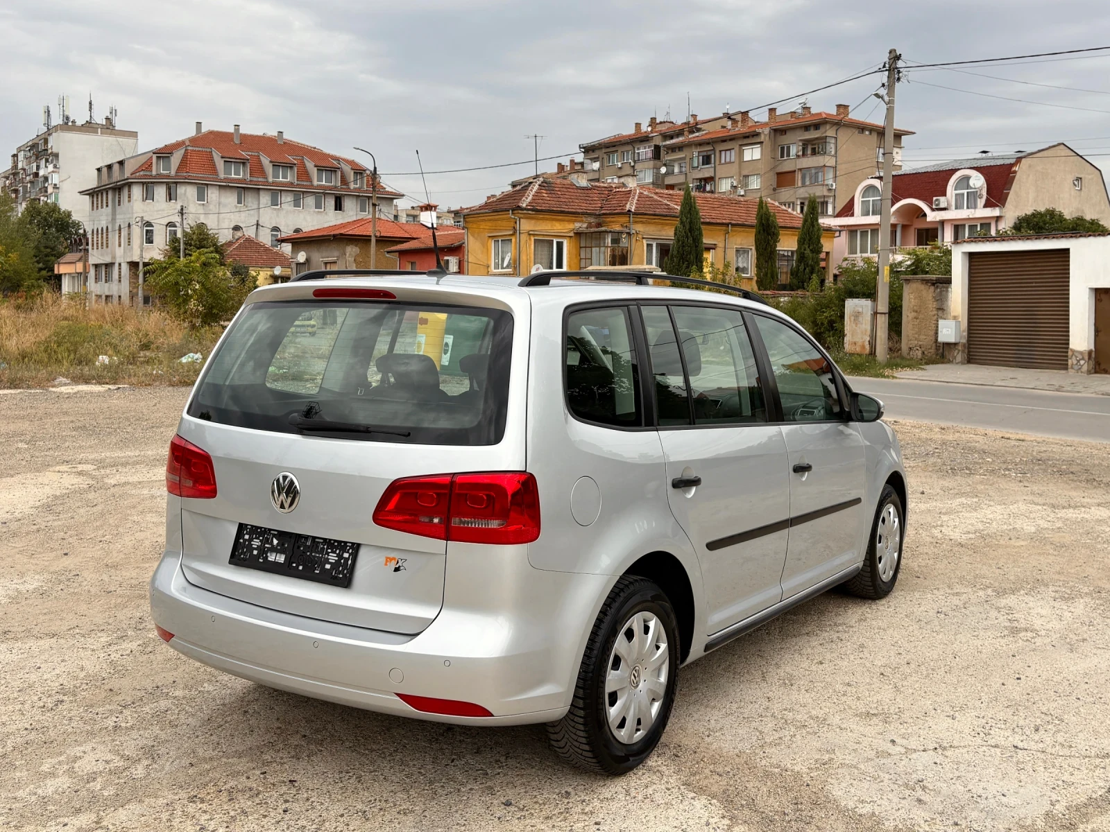 VW Touran 1.6TDI 6ск. TREND# Навигация# 164 000км#, снимка 4 - Автомобили и джипове - 54897236
