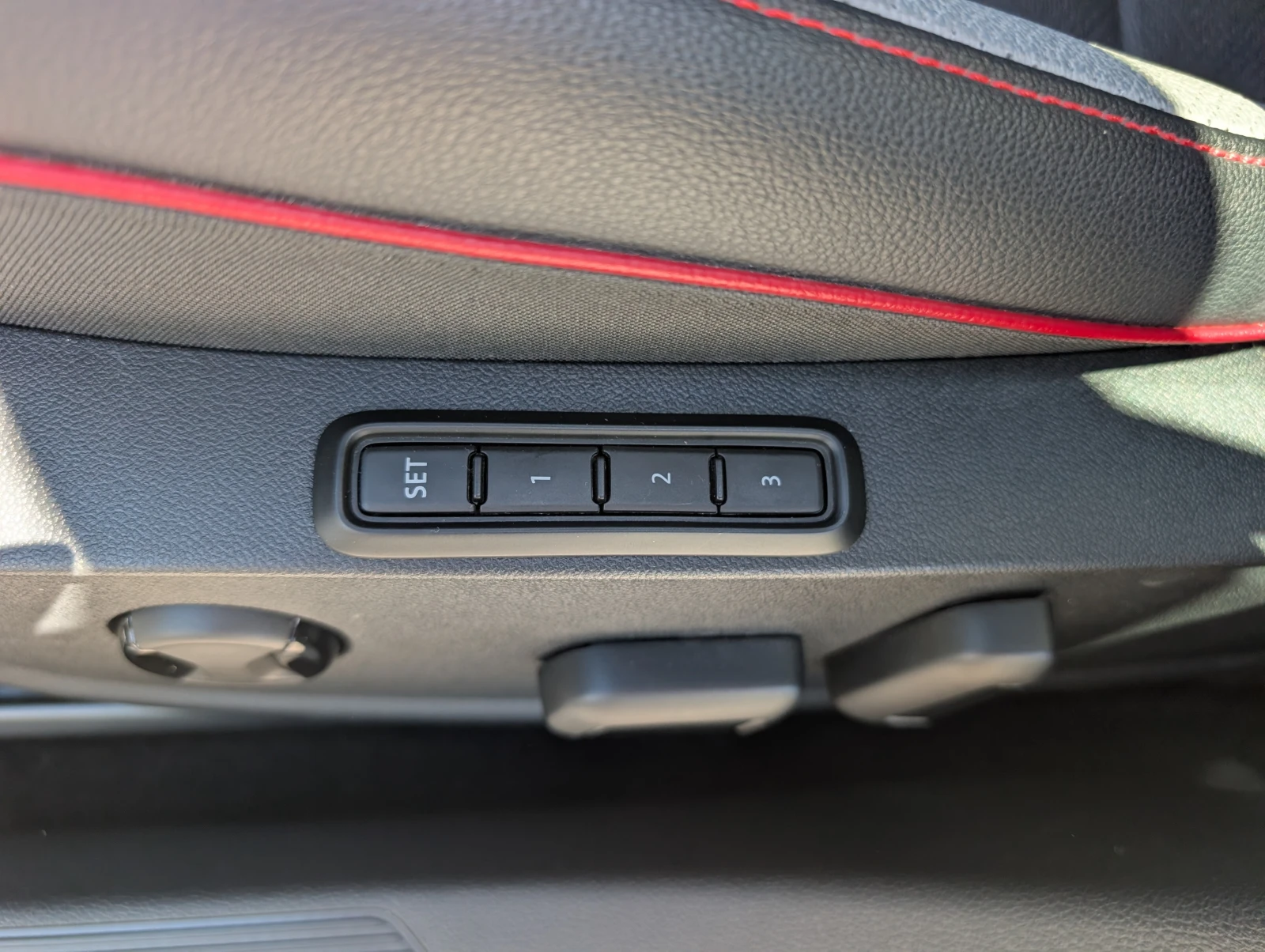 VW Golf GTI 2.0 TSI BLACK STYLE LED MATRIX PPF Ceramic, снимка 10 - Автомобили и джипове - 54915227