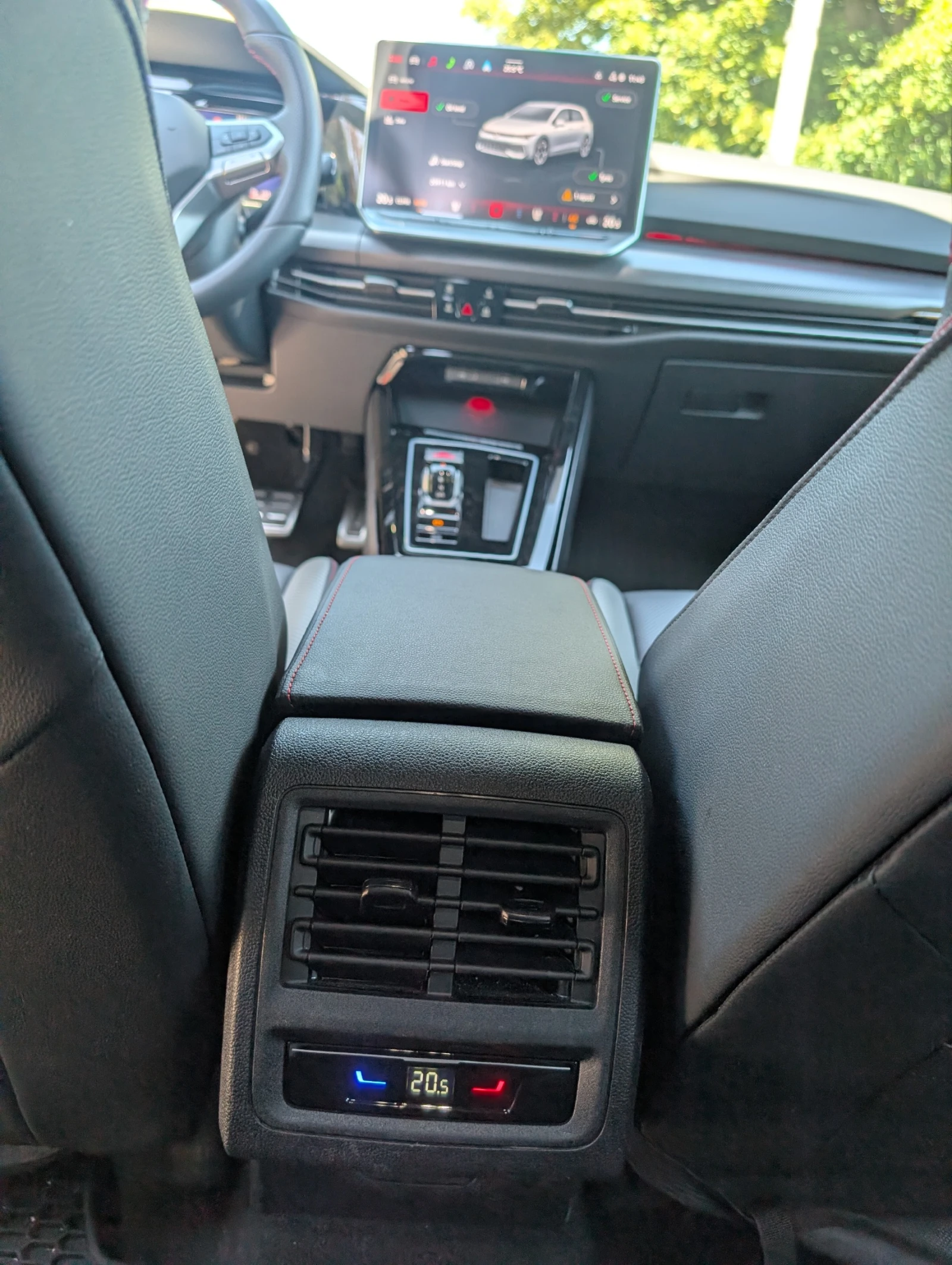 VW Golf GTI 2.0 TSI BLACK STYLE LED MATRIX PPF Ceramic, снимка 11 - Автомобили и джипове - 54915227