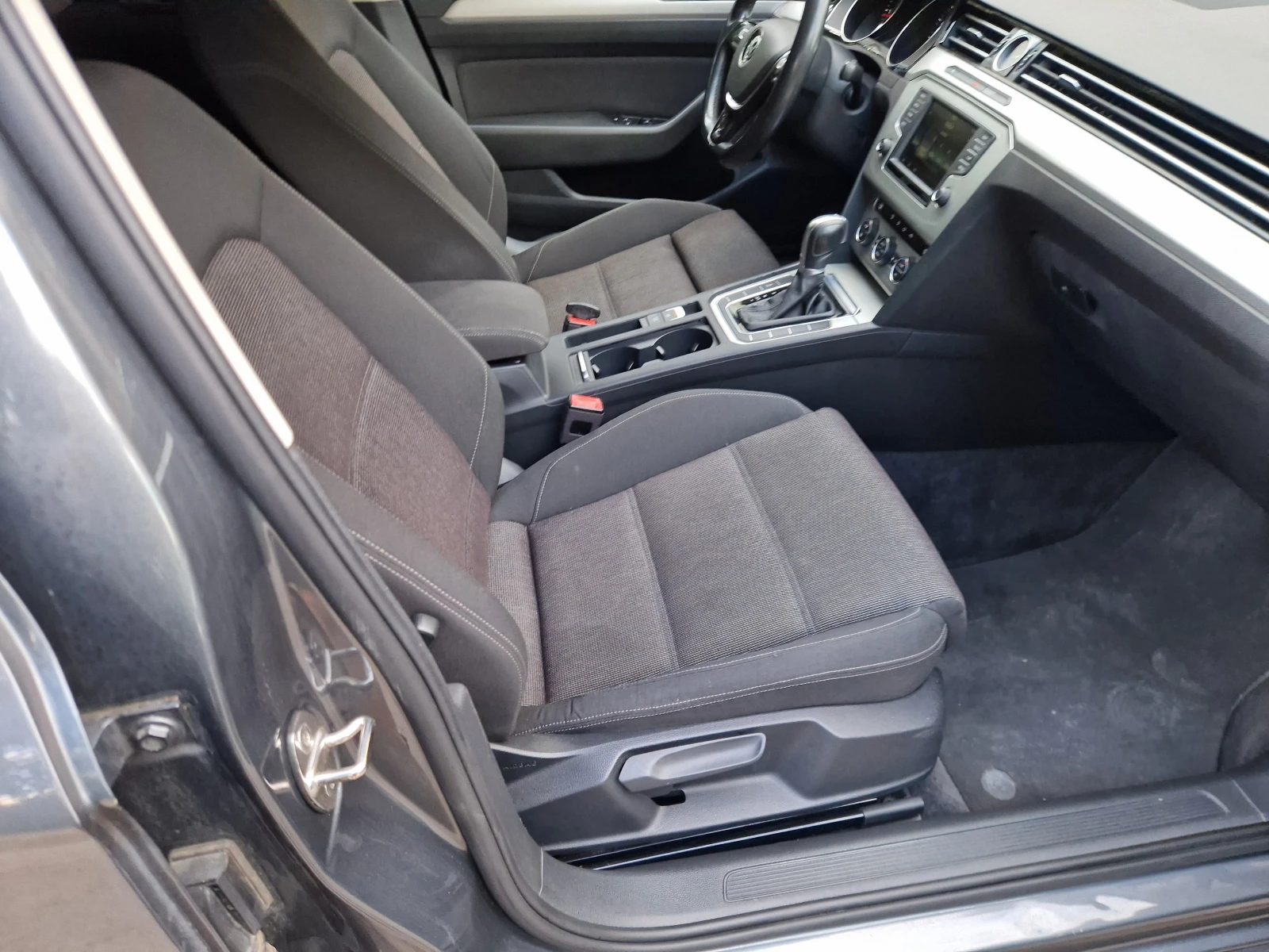 VW Passat Лизинг/Бартер 2, 0d 150, снимка 7 - Автомобили и джипове - 55625782