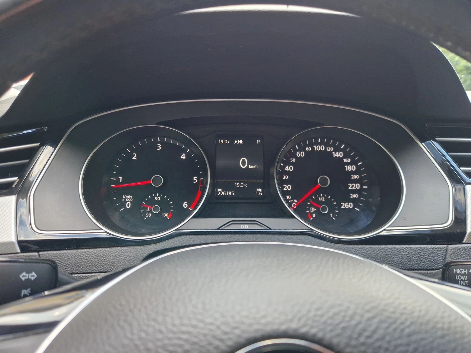 VW Passat Лизинг/Бартер 2, 0d 150, снимка 14 - Автомобили и джипове - 55625782