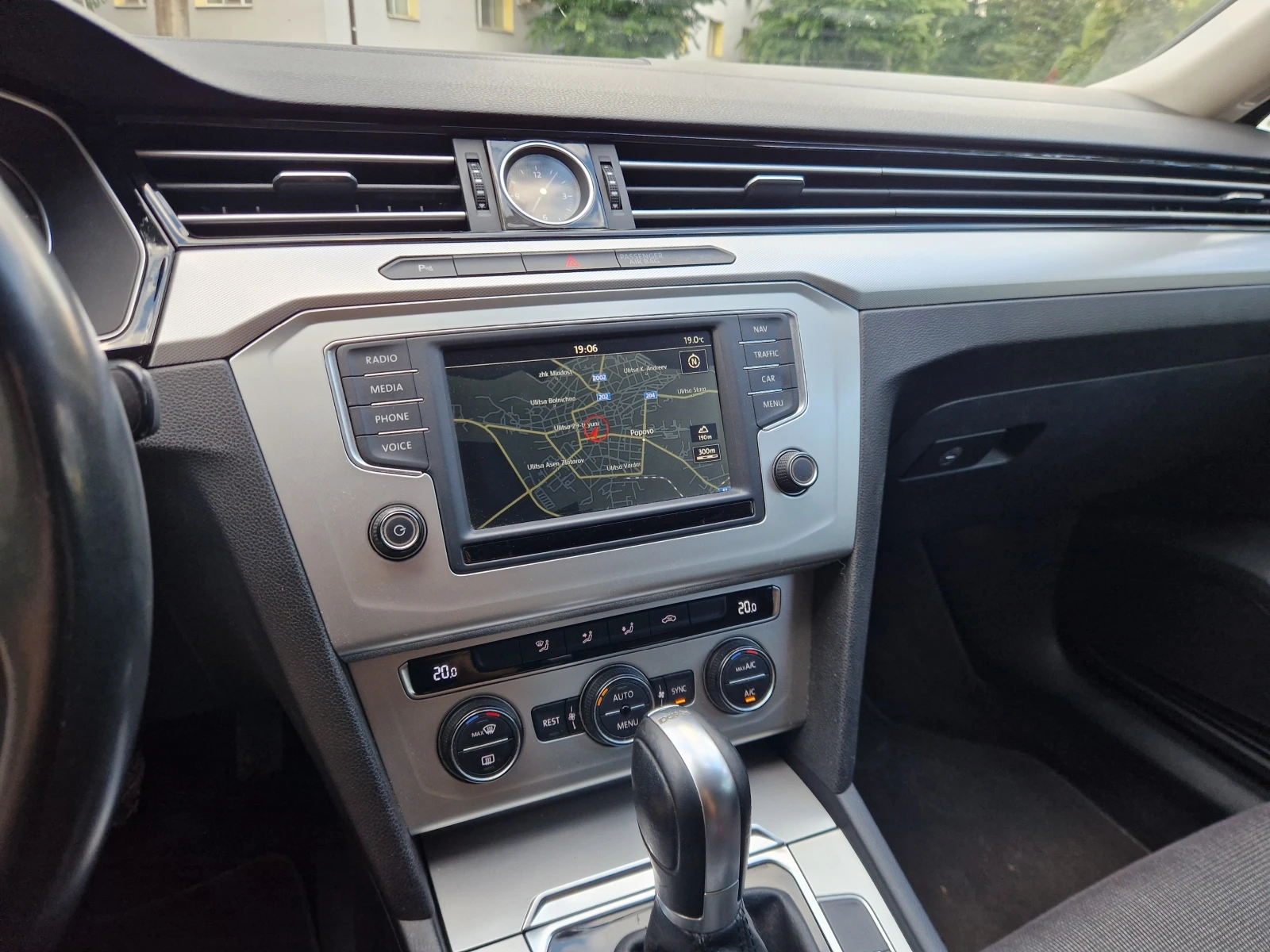 VW Passat Лизинг/Бартер 2, 0d 150, снимка 12 - Автомобили и джипове - 55625782