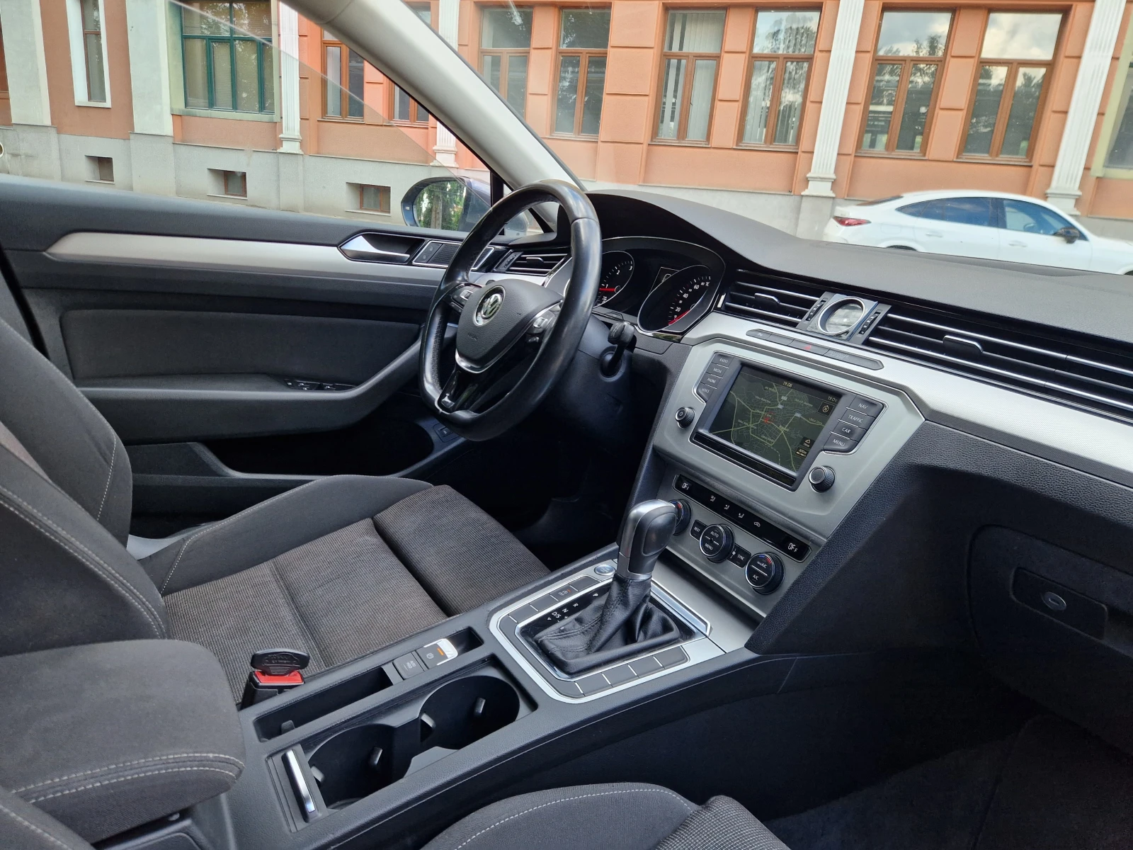 VW Passat Лизинг/Бартер 2, 0d 150, снимка 6 - Автомобили и джипове - 55625782