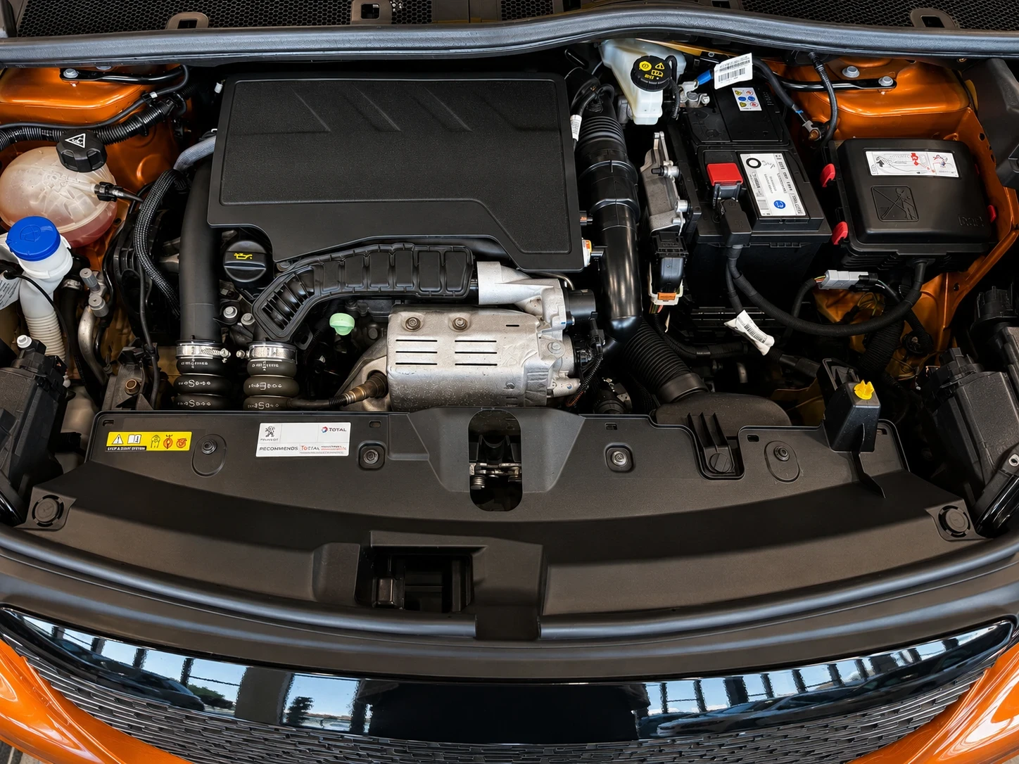 Peugeot 2008 Puretech, снимка 9 - Автомобили и джипове - 55892441