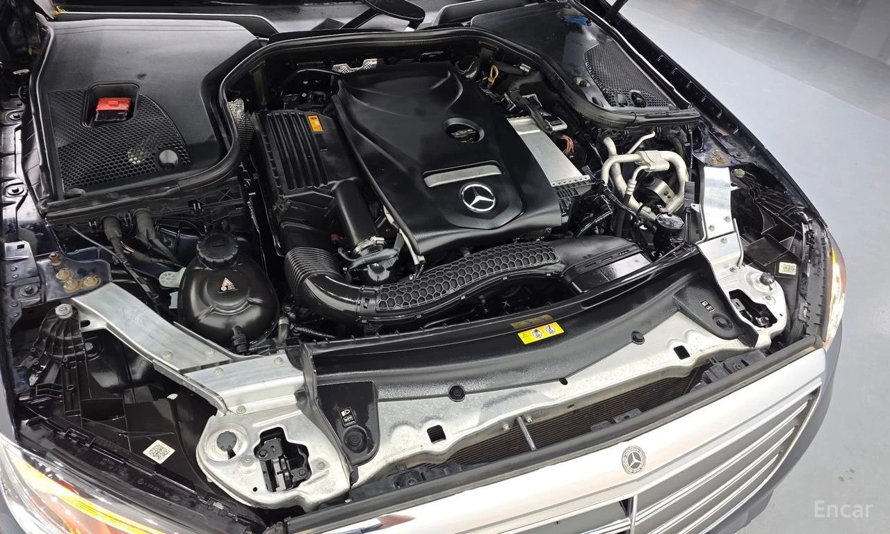 Mercedes-Benz E 300 ДИГИТАЛНО* ТАБЛО* BURMESTER* ОБДУХВАНЕ* ДИСТРОНИК*, снимка 17 - Автомобили и джипове - 56114837