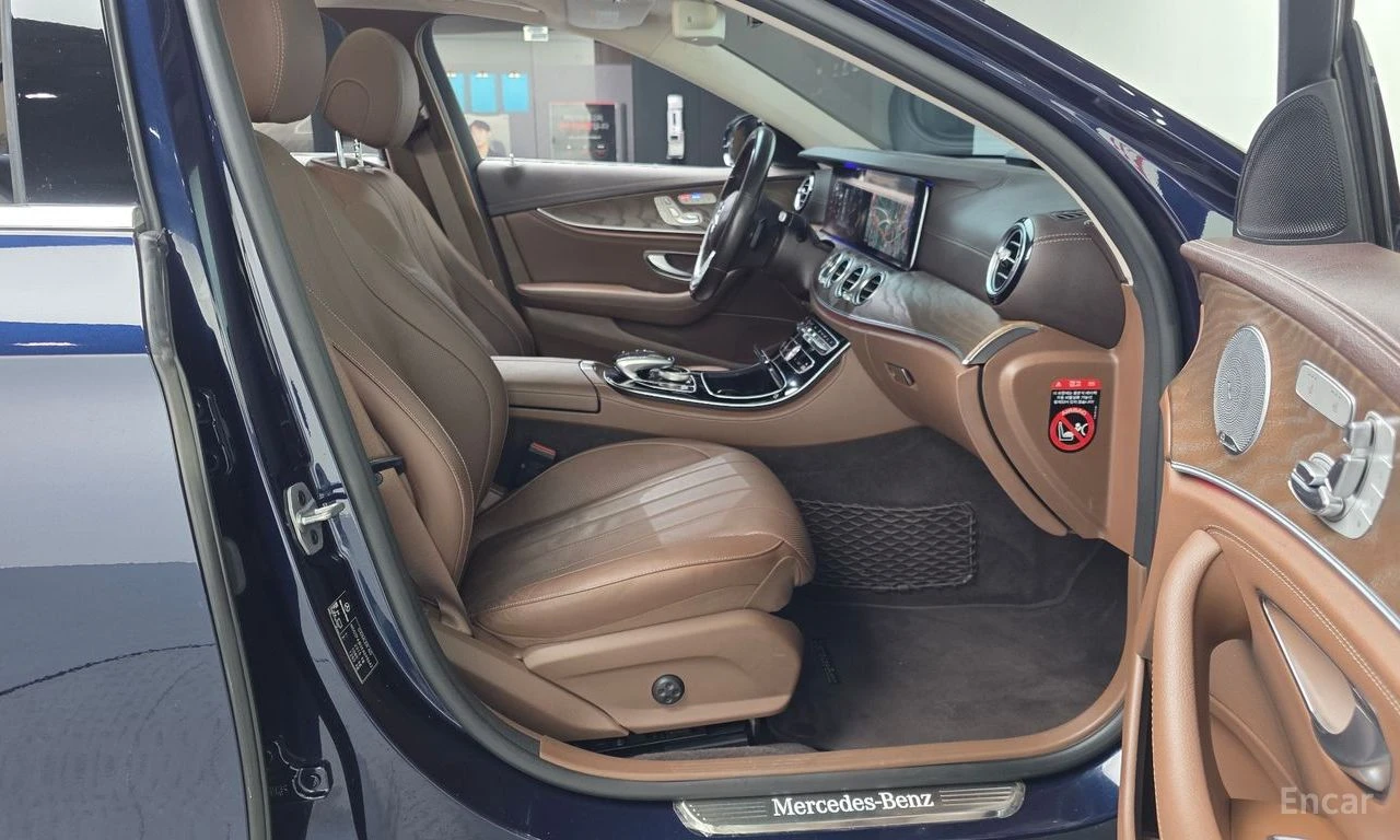 Mercedes-Benz E 300 ДИГИТАЛНО* ТАБЛО* BURMESTER* ОБДУХВАНЕ* ДИСТРОНИК*, снимка 14 - Автомобили и джипове - 56114837
