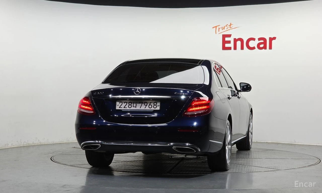 Mercedes-Benz E 300 ДИГИТАЛНО* ТАБЛО* BURMESTER* ОБДУХВАНЕ* ДИСТРОНИК*, снимка 4 - Автомобили и джипове - 56114837
