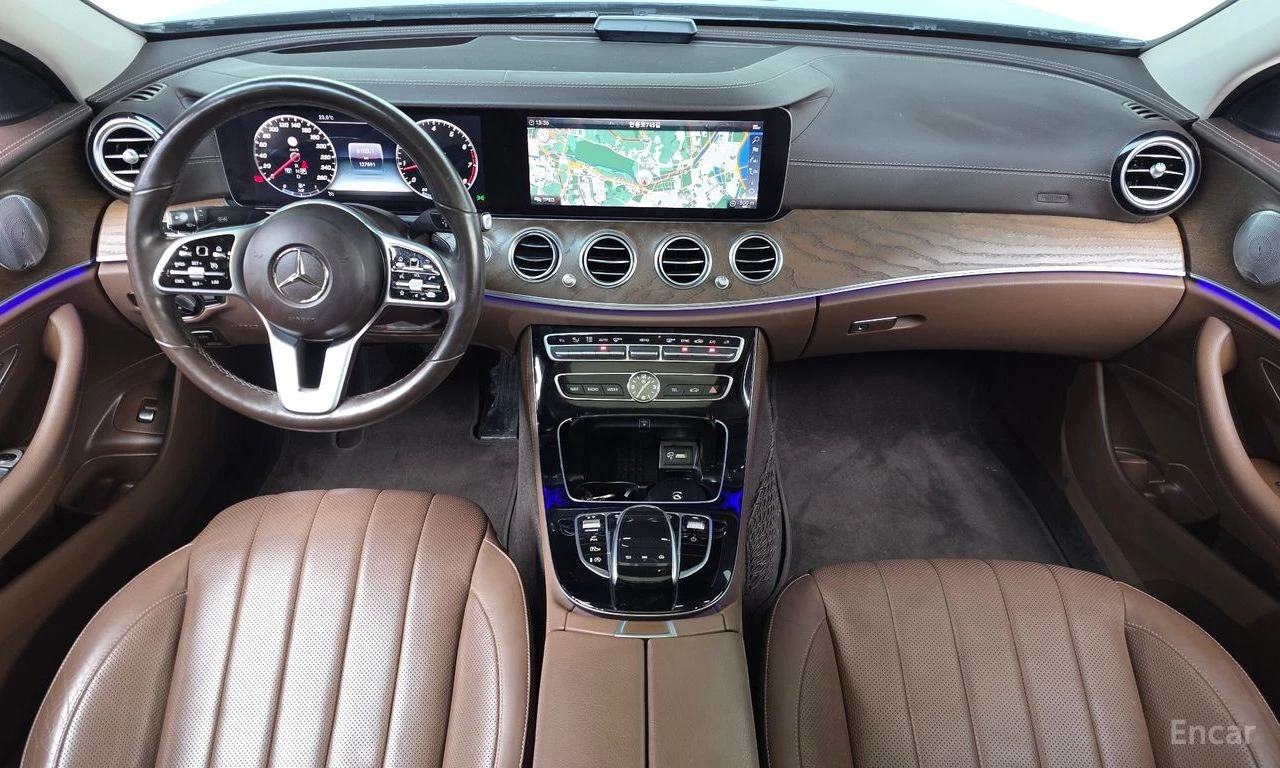 Mercedes-Benz E 300 ДИГИТАЛНО* ТАБЛО* BURMESTER* ОБДУХВАНЕ* ДИСТРОНИК*, снимка 8 - Автомобили и джипове - 56114837