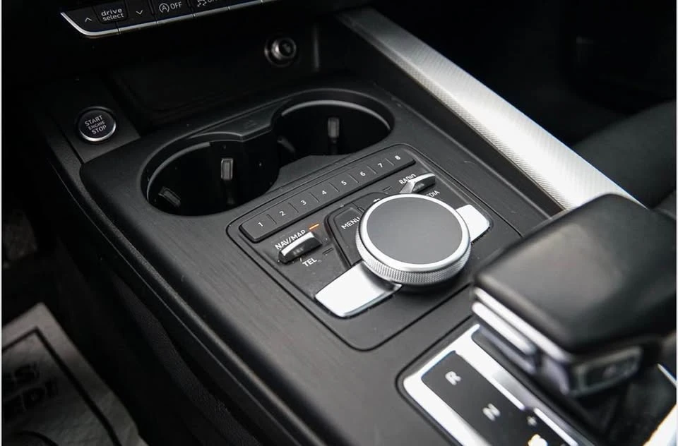 Audi A4 АвтоКредит, снимка 10 - Автомобили и джипове - 56735564