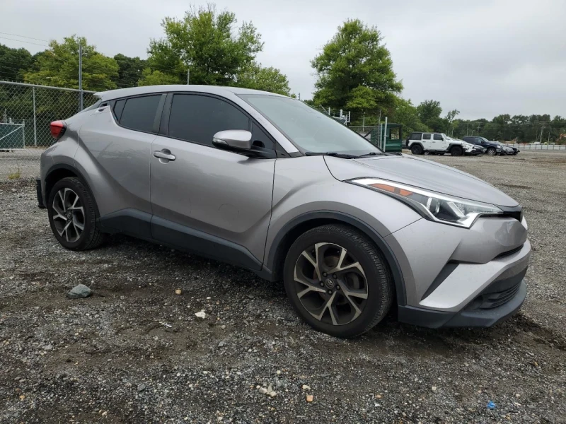 Toyota C-HR XLE , снимка 1 - Автомобили и джипове - 47804130