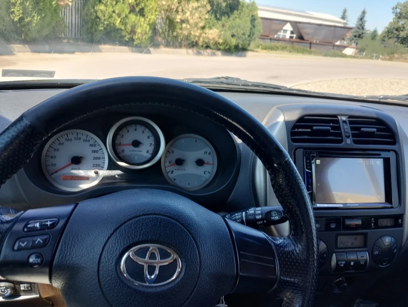 Toyota Rav4 2.0 бензин 4х4 фейслифт , снимка 5 - Автомобили и джипове - 52476929