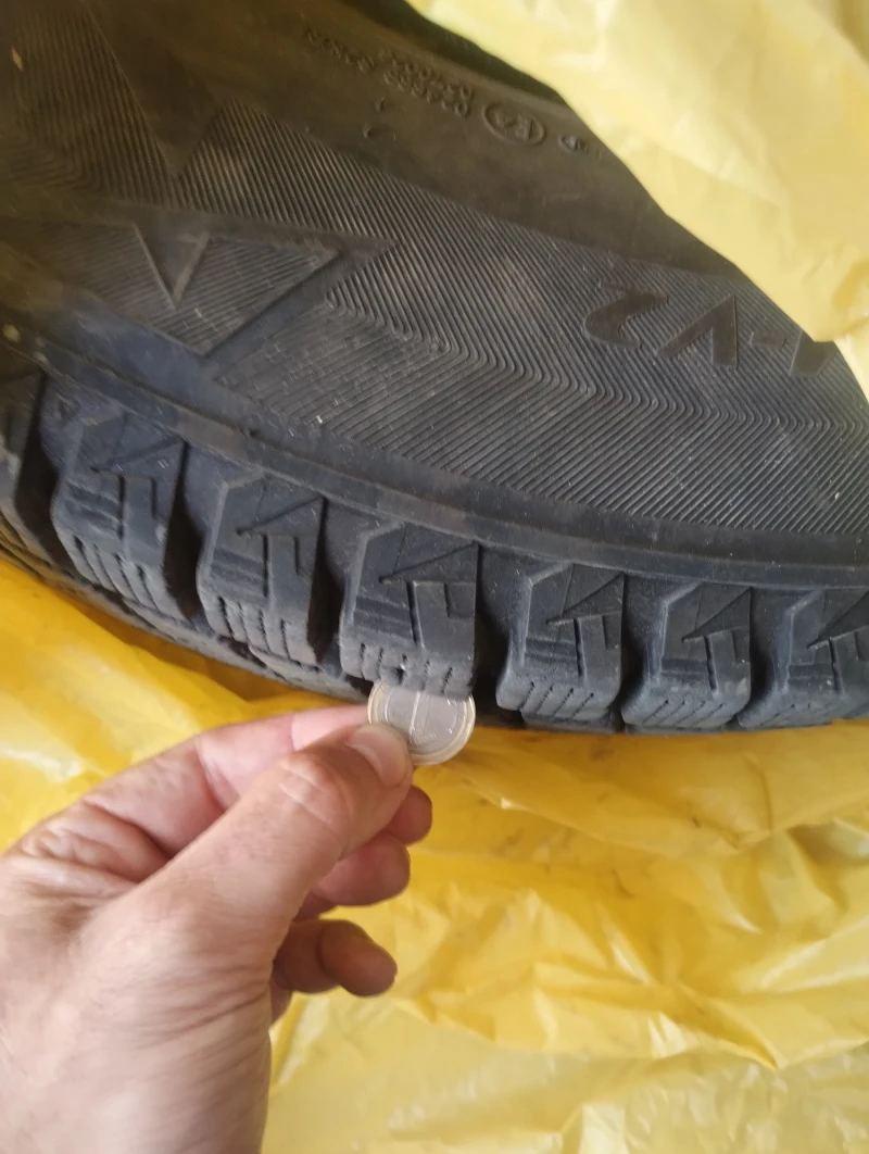 Toyota Rav4 2.0 бензин 4х4 фейслифт , снимка 7 - Автомобили и джипове - 52476929