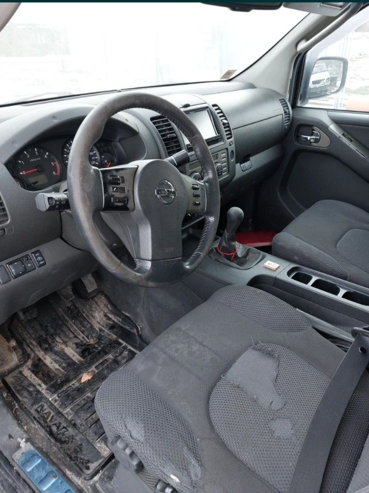 Nissan Navara, снимка 6 - Автомобили и джипове - 47046804