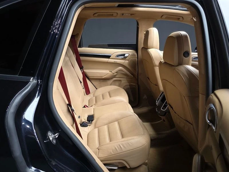 Porsche Cayenne 3.0 Diesel| 245к.с.| ВКЛ.ТЕХНОТЕСТ, снимка 12 - Автомобили и джипове - 55174141