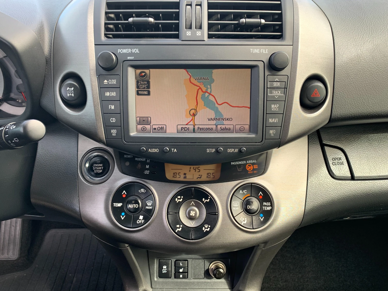 Toyota Rav4 2.2D 4X4 АВТОМАТИК CROSS - изображение 10