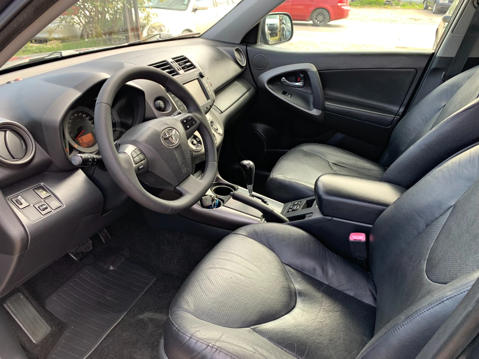 Toyota Rav4 2.2D 4X4 АВТОМАТИК CROSS - изображение 7