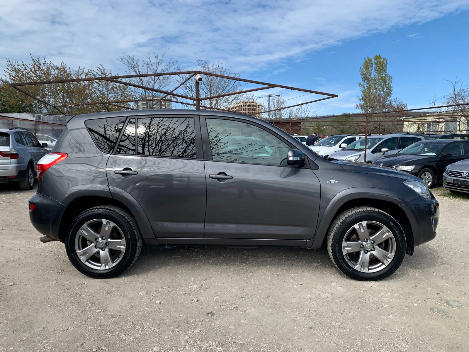 Toyota Rav4 2.2D 4X4 АВТОМАТИК CROSS - изображение 5