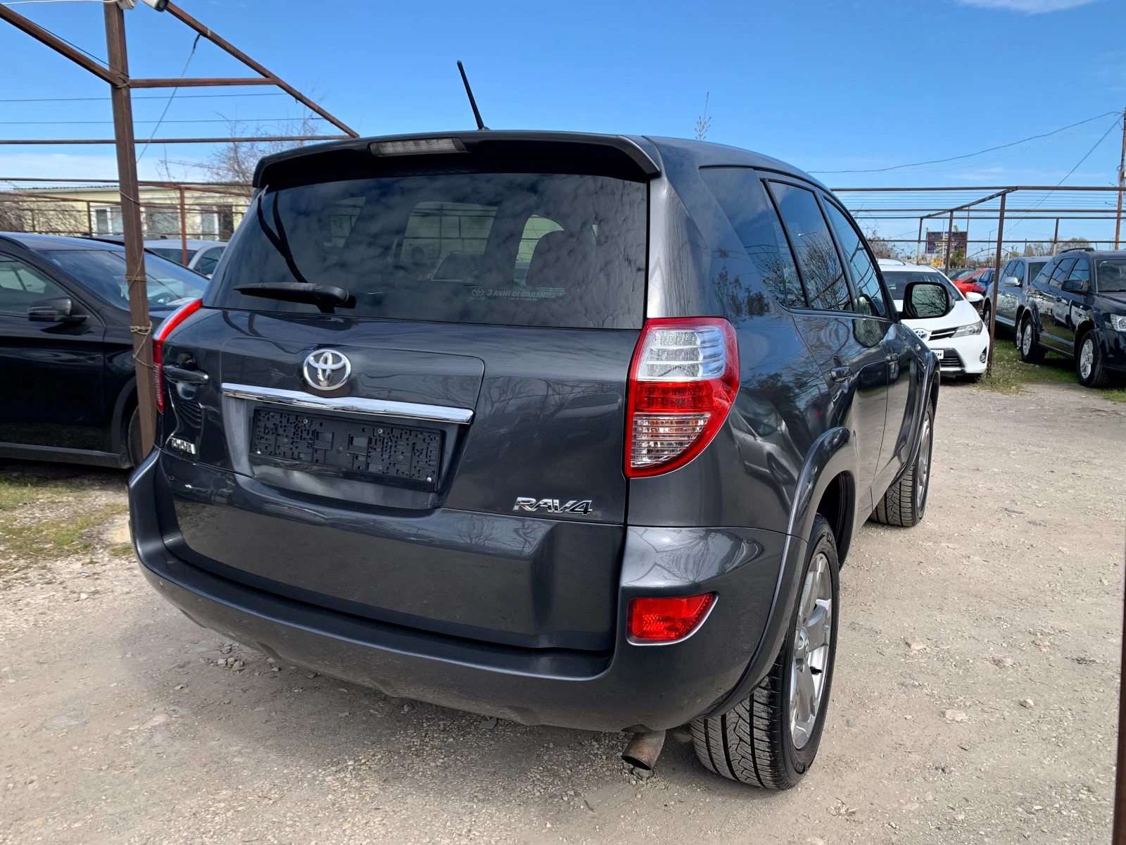 Toyota Rav4 2.2D 4X4 АВТОМАТИК CROSS - изображение 4
