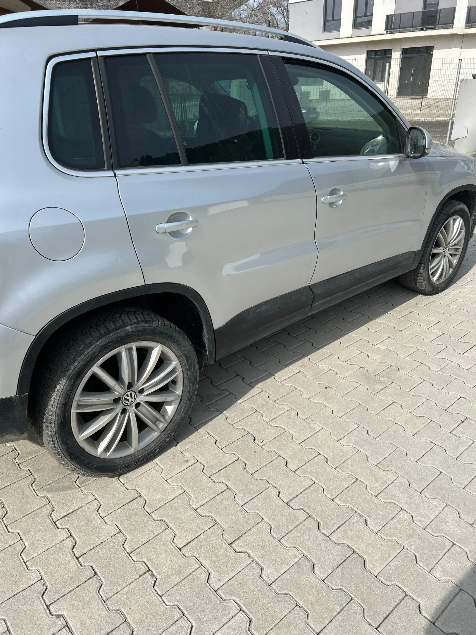 VW Tiguan 2.0 - изображение 2