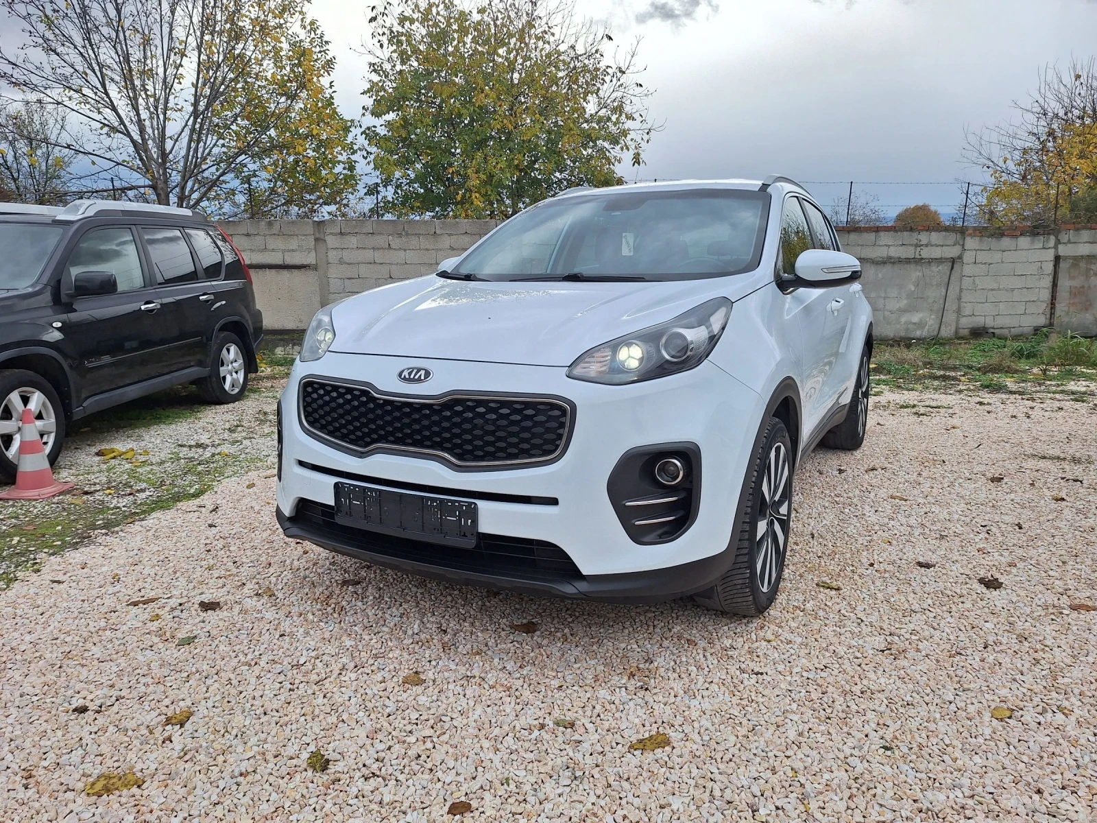 Kia Sportage 1.7d* Навигация/Камера/Лед/6ск/Топ* , снимка 8 - Автомобили и джипове - 53771119