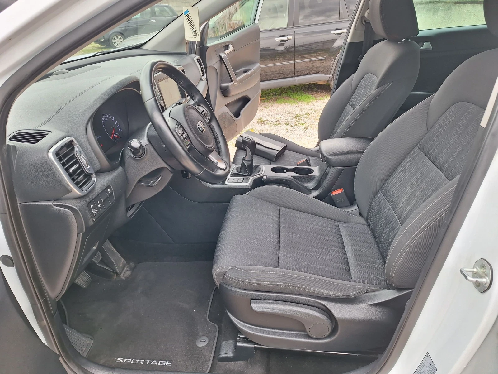 Kia Sportage 1.7d* Навигация/Камера/Лед/6ск/Топ* , снимка 14 - Автомобили и джипове - 53771119