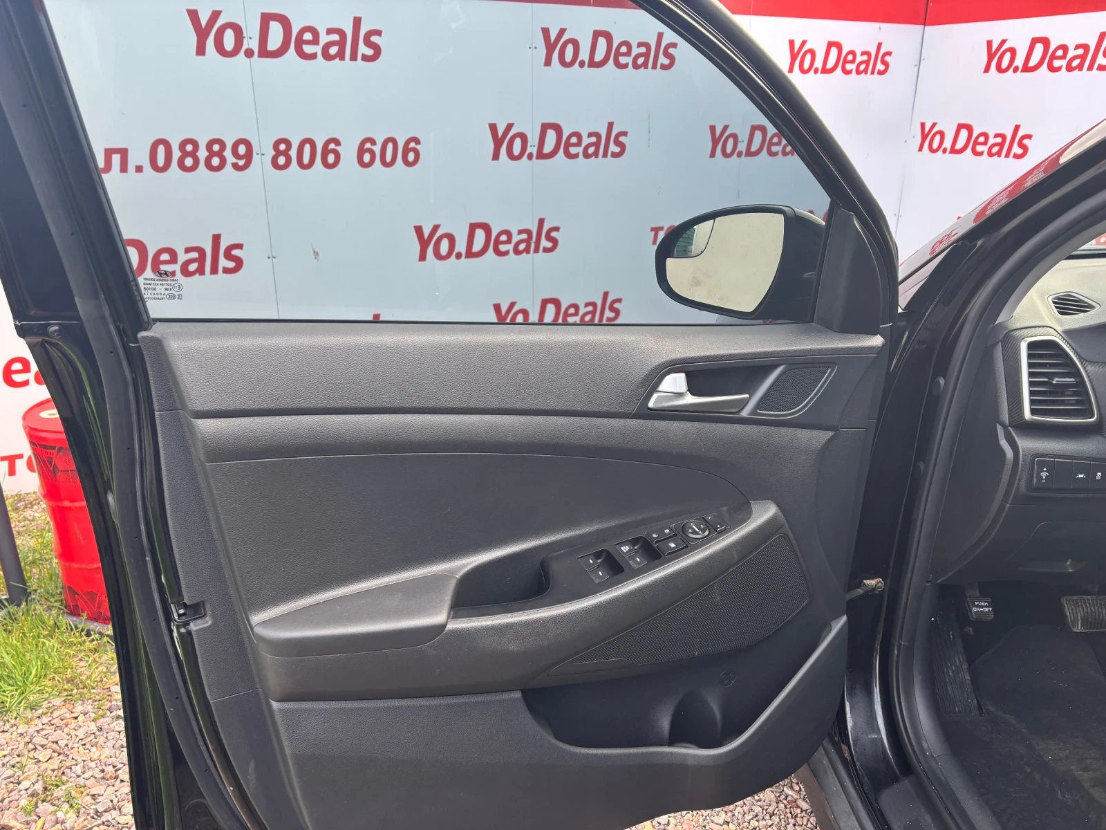 Hyundai Tucson 2.0 SE, снимка 10 - Автомобили и джипове - 54056619