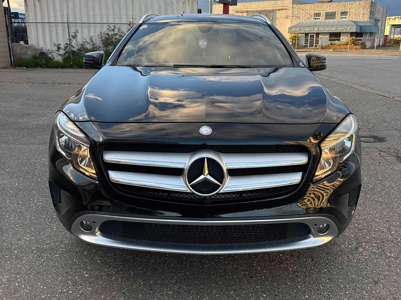 Mercedes-Benz GLA 250  КОЖА/ПОДГРЕВ/ПАНОРАМАCARFAX/ФИНАНСИРАНЕ, снимка 2 - Автомобили и джипове - 54582016