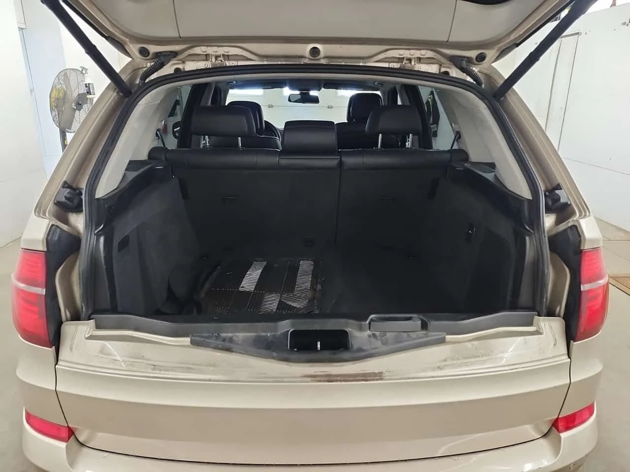 BMW X5 * 35I * CARFAX * АВТОКРЕДИТ БЕЗ ПЪРВОНАЧАЛНА ВНОСК, снимка 8 - Автомобили и джипове - 54699263