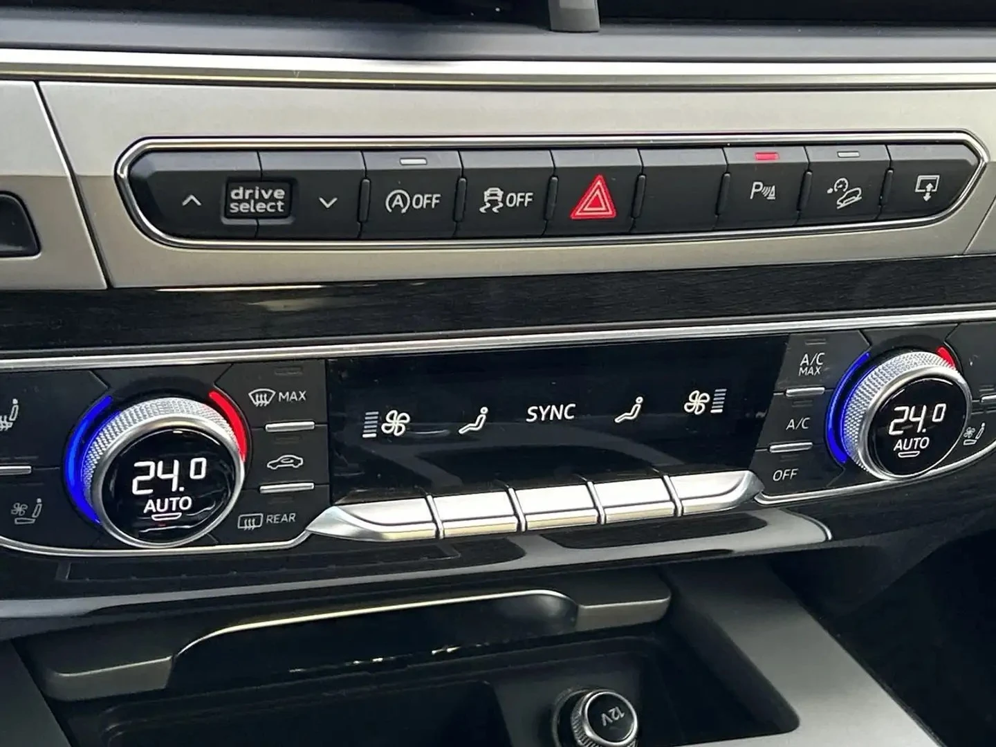 Audi Q7 TECHNIK АВТО КРЕДИТ ЦЕНА ДО БЪЛГАРИЯ, снимка 12 - Автомобили и джипове - 54739224
