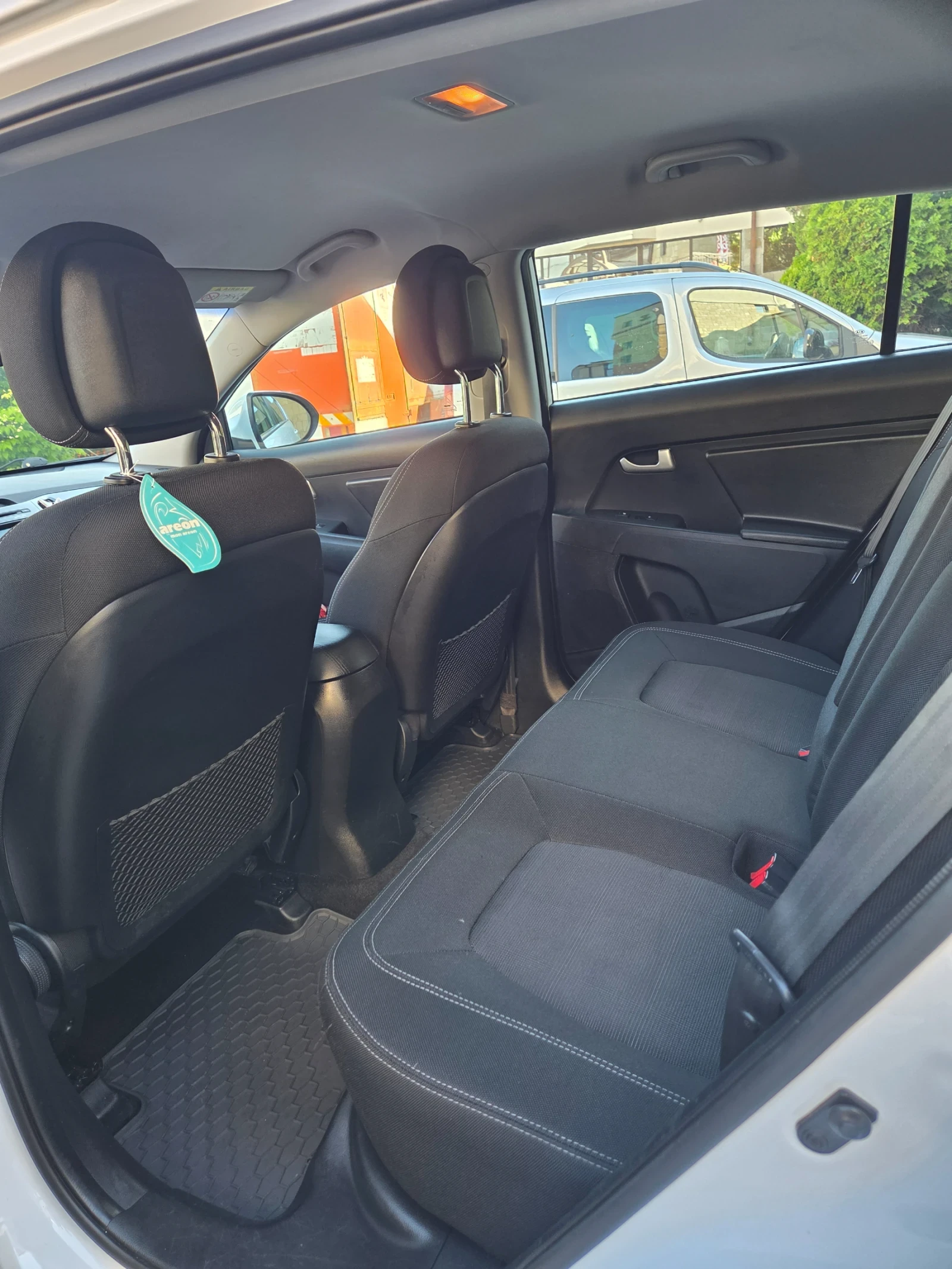 Kia Sportage, снимка 5 - Автомобили и джипове - 54923557