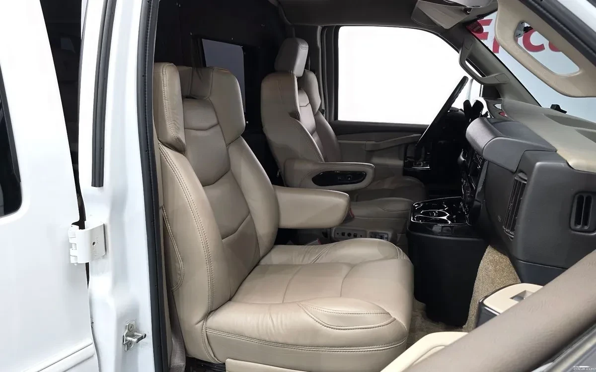 Gmc Savana 6.0 passenger, снимка 8 - Автомобили и джипове - 55167773