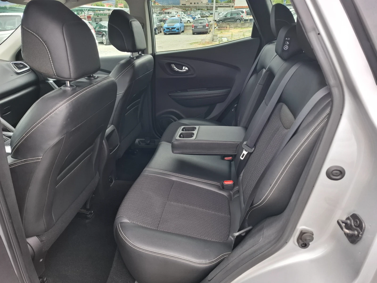 Renault Kadjar 1, 6 DCI-Euro 6-Navi+ Kamera, Keyless, снимка 12 - Автомобили и джипове - 55411537