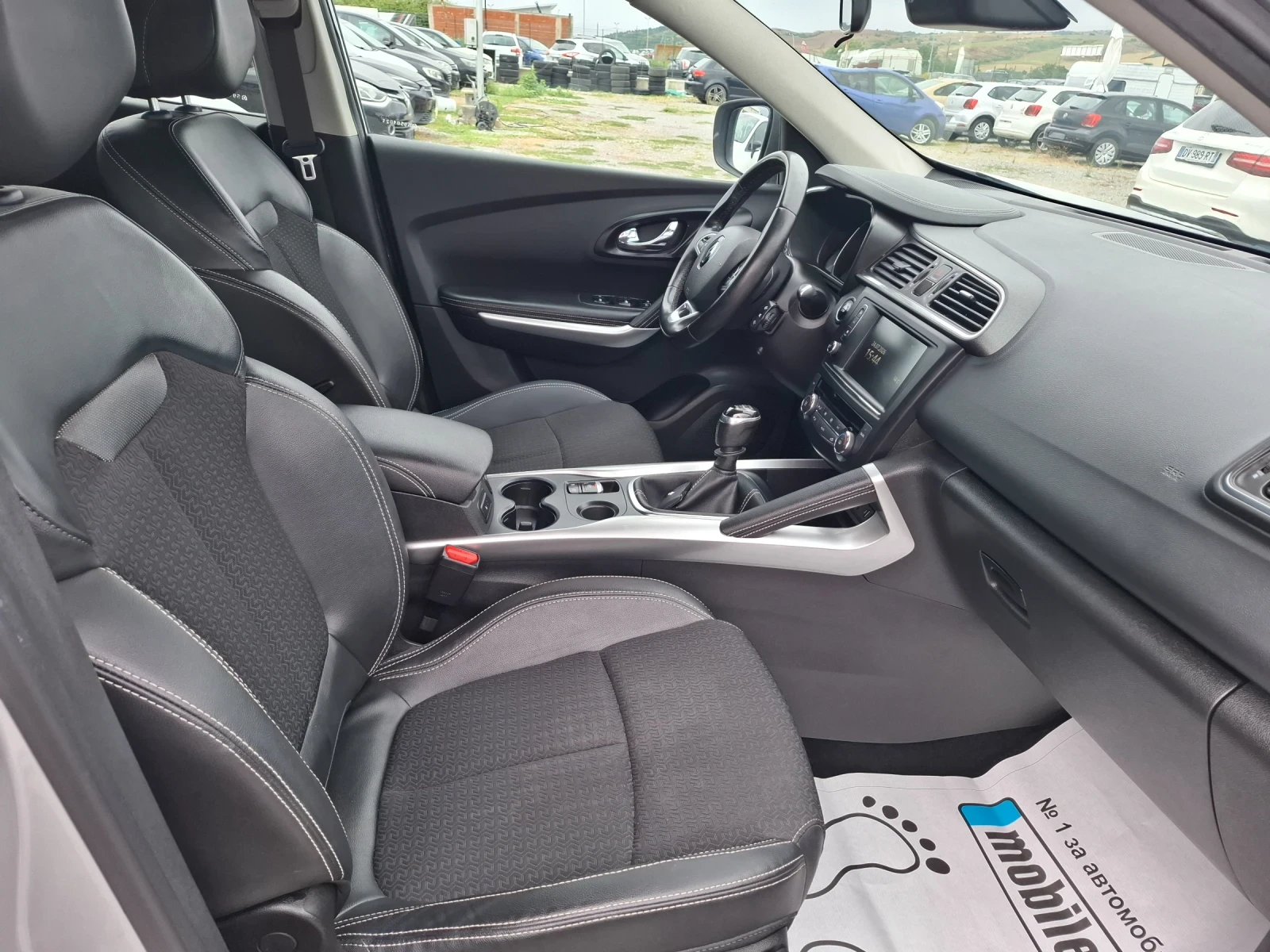 Renault Kadjar 1, 6 DCI-Euro 6-Navi+ Kamera, Keyless, снимка 8 - Автомобили и джипове - 55411537