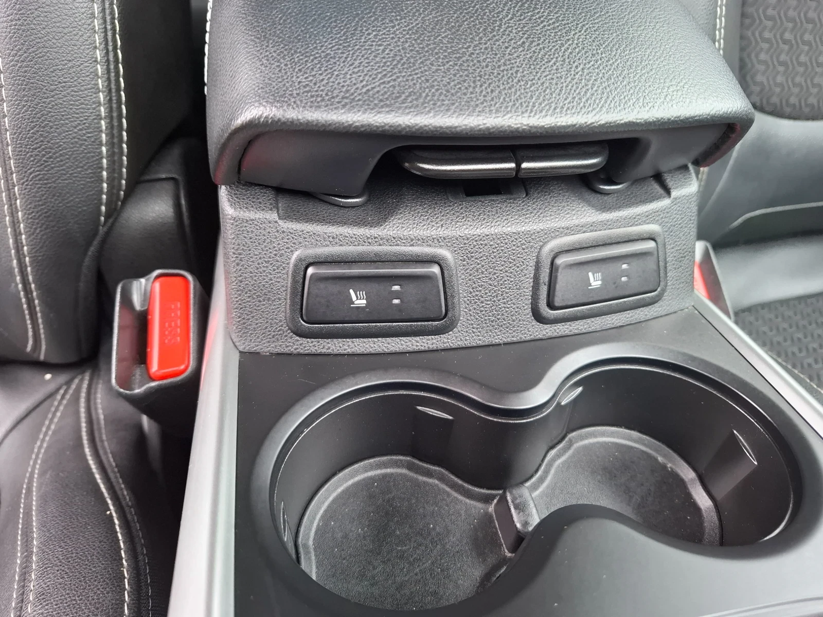 Renault Kadjar 1, 6 DCI-Euro 6-Navi+ Kamera, Keyless, снимка 10 - Автомобили и джипове - 55411537