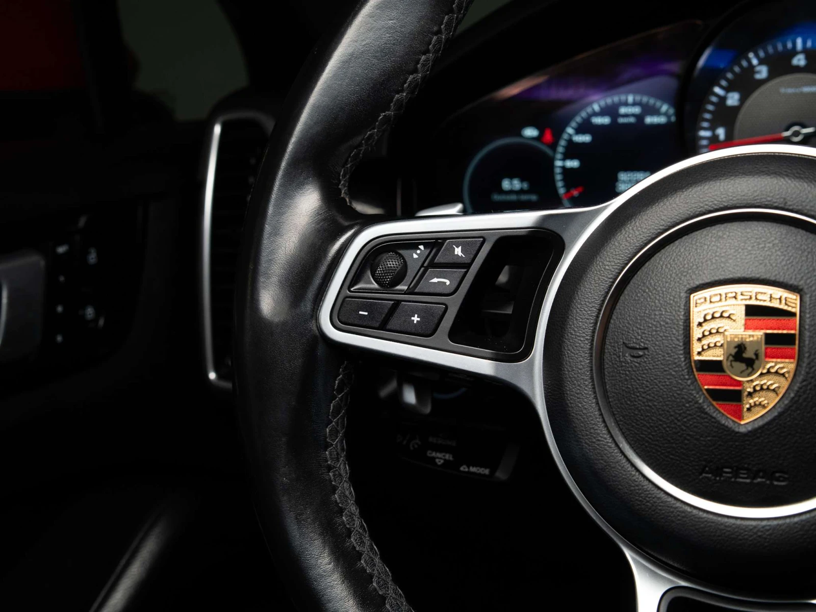 Porsche Cayenne Панорама / BOSE / Кожа / ЦЕНА до БГ, снимка 14 - Автомобили и джипове - 55422669
