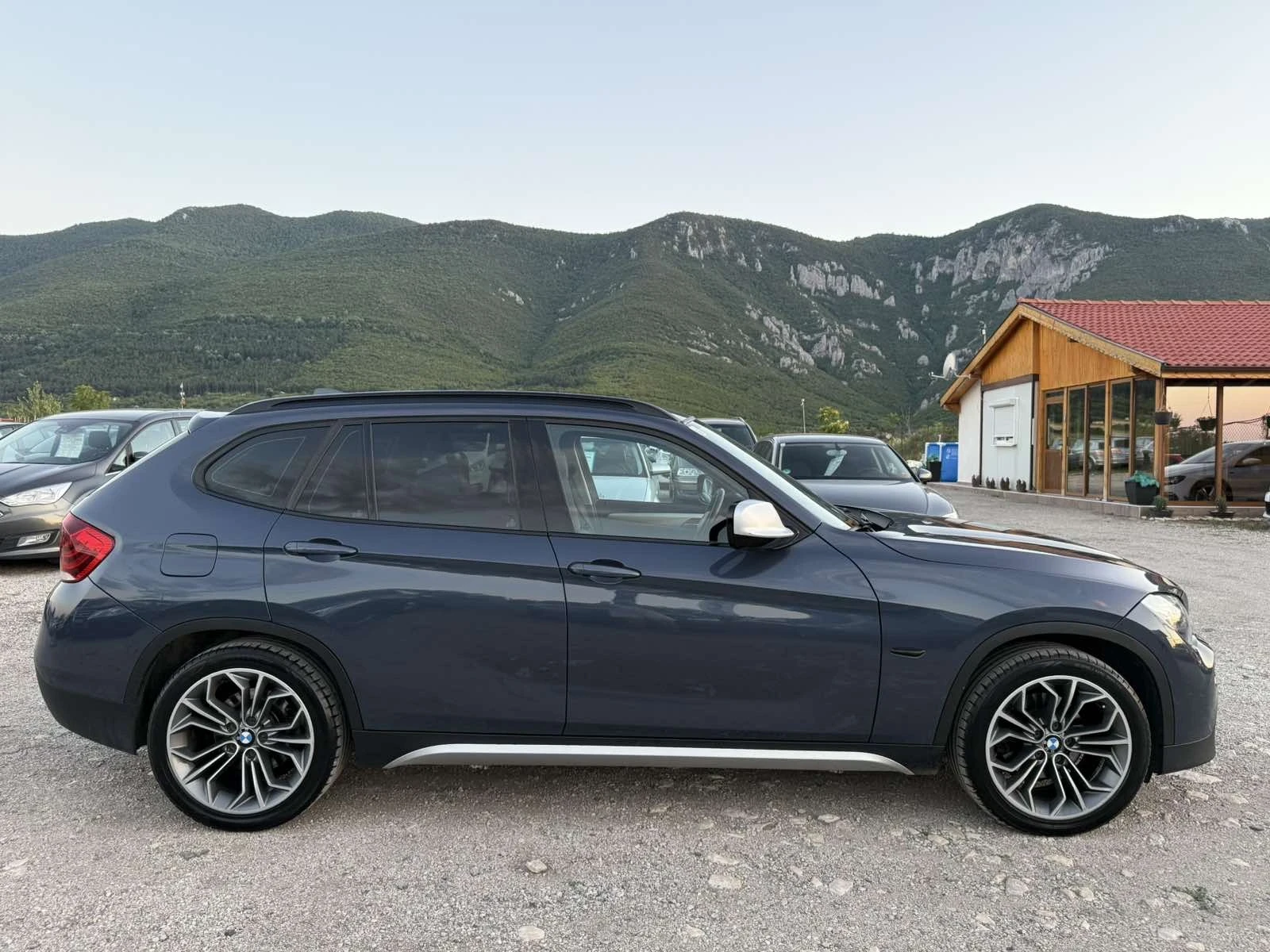BMW X1 2.0 D АВТОМАТ УНИКАТ X-DRIVE, снимка 5 - Автомобили и джипове - 55450413