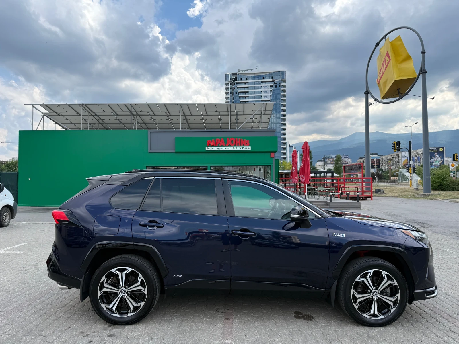 Toyota Rav4 Plug In Hybrid 42 000 km, снимка 7 - Автомобили и джипове - 55608289