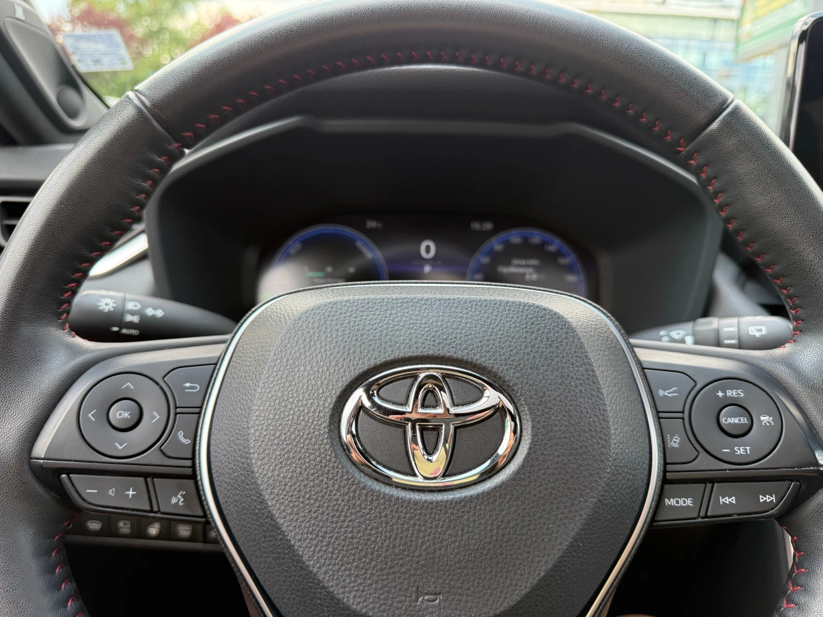 Toyota Rav4 Plug In Hybrid 42 000 km, снимка 10 - Автомобили и джипове - 55608289