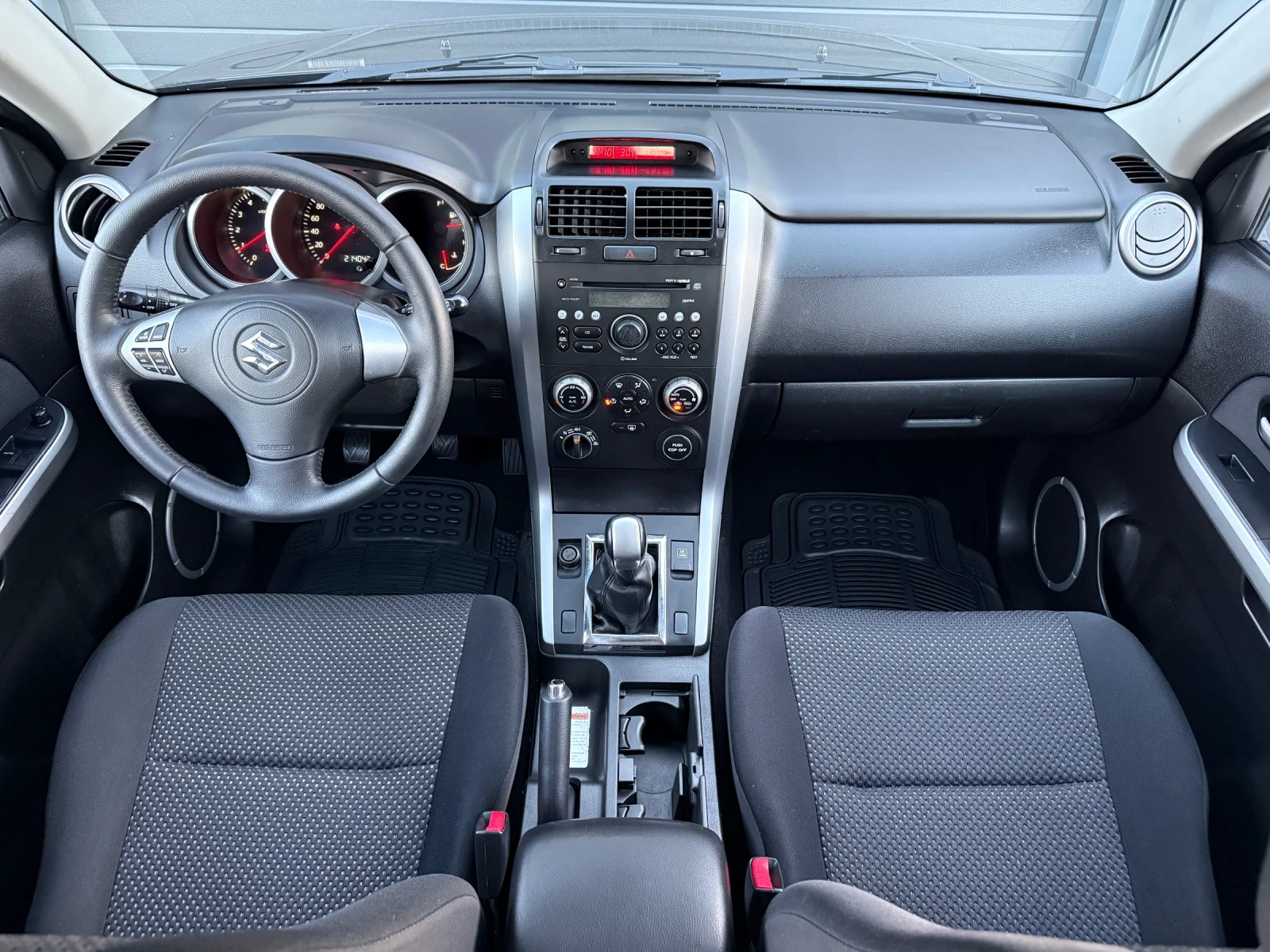 Suzuki Grand vitara 1.9DDiS, 4x4, * 214 000км* БЪРЗИ И БАВНИ!, снимка 8 - Автомобили и джипове - 55630829