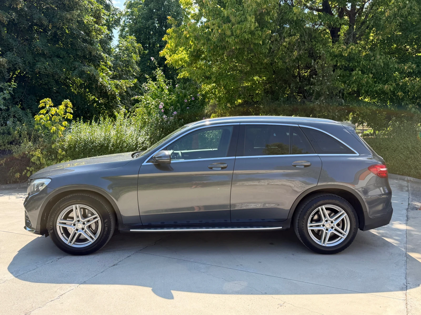 Mercedes-Benz GLC 220 * AMG* ТЕГЛИЧ* Червена кожа* , снимка 4 - Автомобили и джипове - 55728584