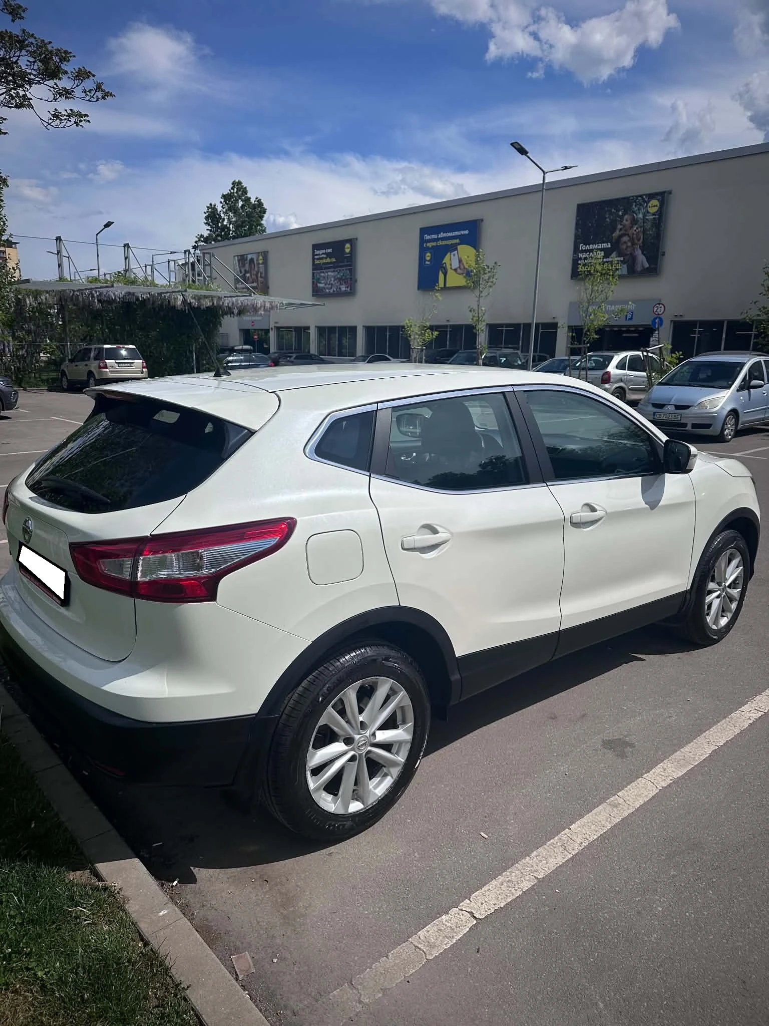 Nissan Qashqai 1.6 dCi Xtronic, снимка 3 - Автомобили и джипове - 56093184