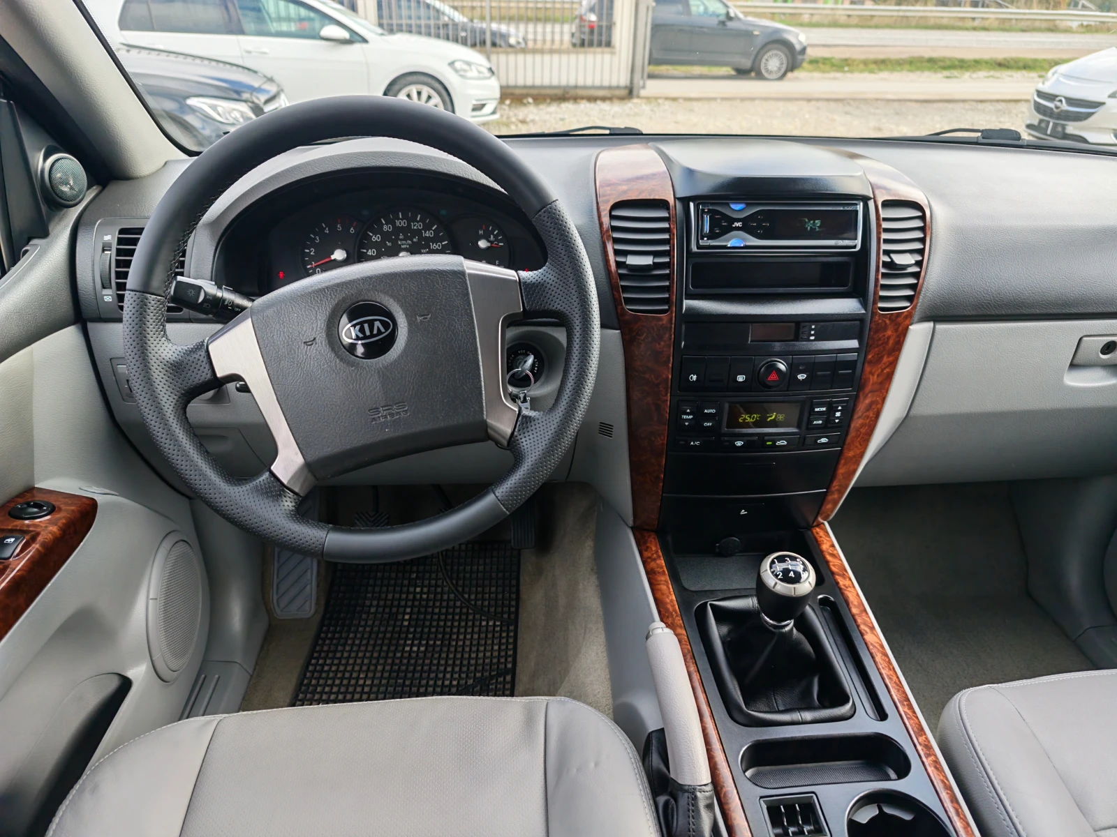 Kia Sorento 2.5 дизел ИТАЛИЯ, снимка 10 - Автомобили и джипове - 56748912