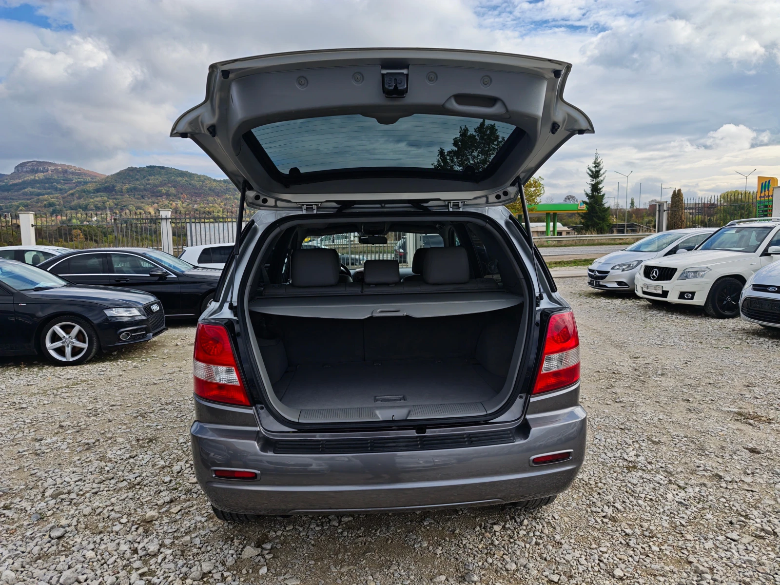 Kia Sorento 2.5 дизел ИТАЛИЯ, снимка 7 - Автомобили и джипове - 56748912