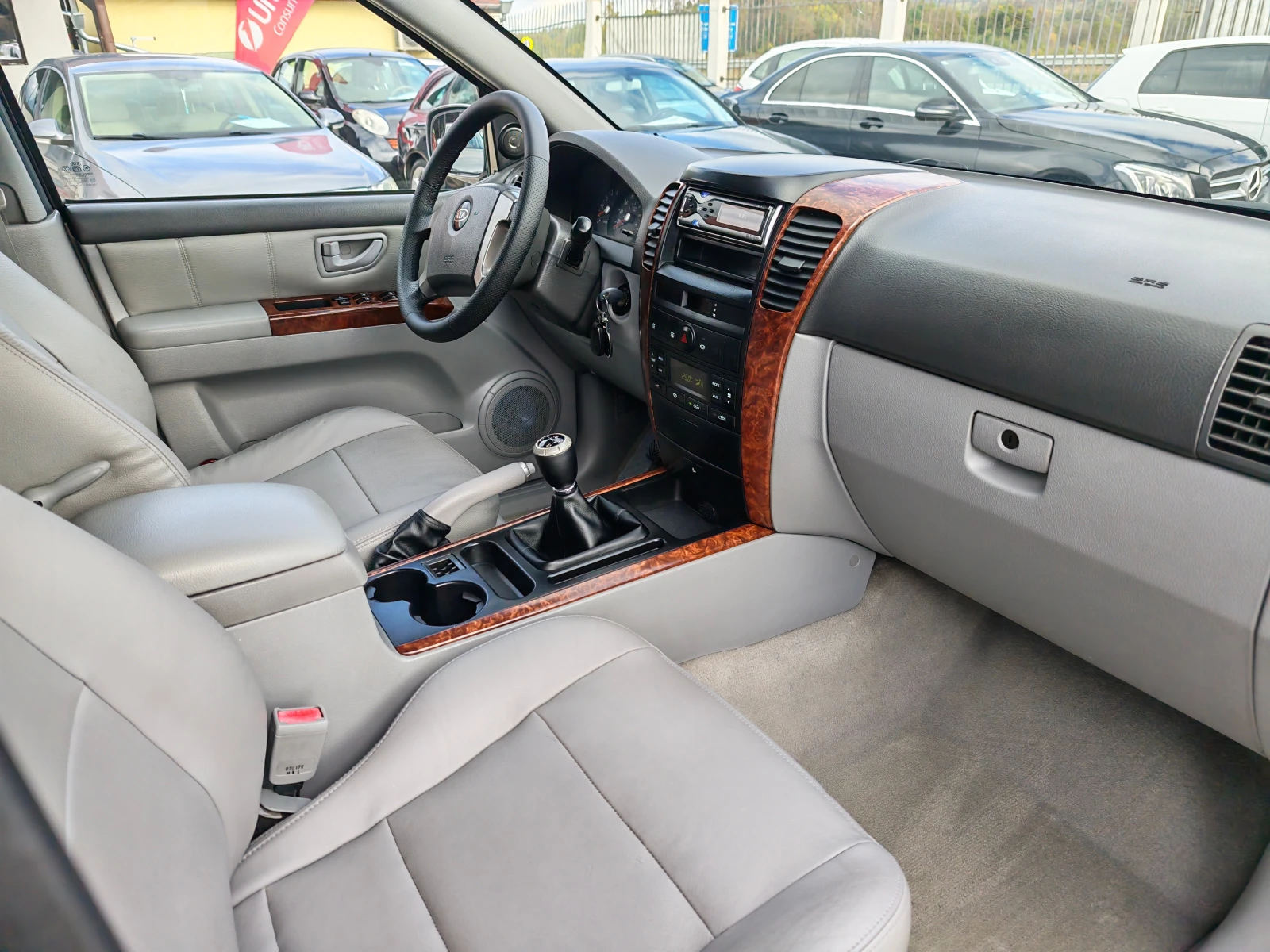 Kia Sorento 2.5 дизел ИТАЛИЯ, снимка 12 - Автомобили и джипове - 56748912