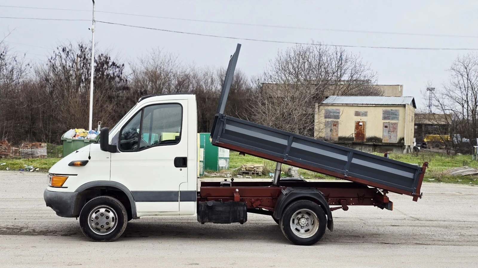 Iveco Daily 40C13 ТРИСТРАНЕН САМОСВАЛ , снимка 2 - Бусове и автобуси - 53878174